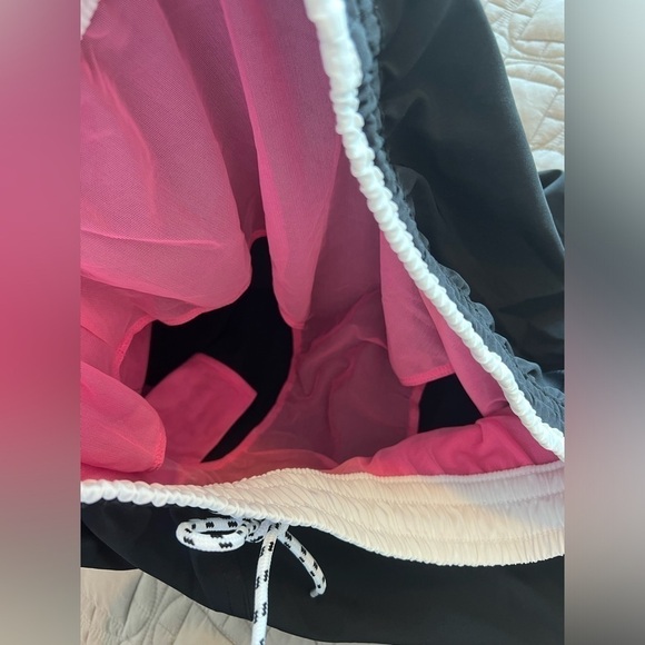 Chubbies The Capes Swim Trunks Men Classic Bathing Suit Short - Picture 13 of 16